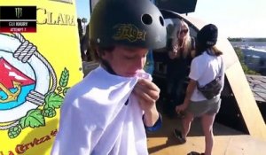 Gui Khury, 12 ans, réalise le premier 1080 au monde en compétition aux X Games devant Tony Hawk.