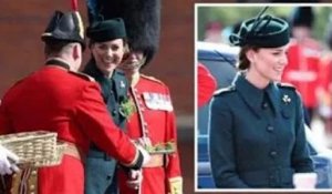 Kate éblouit dans un vert saisissant alors que la duchesse rejoint le prince William lors de la visi