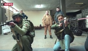 Un couple prend les armes pour défendre Odessa