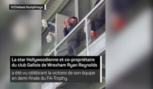 Wrexham - Ryan Reynolds célèbre la victoire en demi-finale du FA Trophy