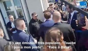 Indiscrétion: Emmanuel Macron en visite au Havre répond à un jeune supporter: "Je vais essayer de faire l'émission de Cyril Hanouna "Touche pas à mon poste" ou "Face à baba"!"