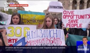 Ukraine: les proches des combattants bloqués à Azovstal se rassemblent à Kiev