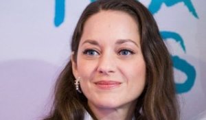 “Mais quelle honte !” : Marion Cotillard, très remontée, interpelle Emmanuel Macron et lui demande de “rendre des comptes” !