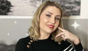 VOICI : « Je vais refaire mes seins " : Amandine Pellissard (Familles nombreuses) prévoit une augmentation mammaire