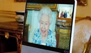Queen a «très bien» adopté la technologie en devenant un «monarque Zoom»