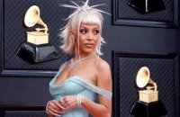 Doja Cat Graphically Details Tonsil Infection | Billboard News