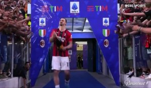 Zlatan Ibrahimovic sort comme un boss lors de la célébration du titre du AC Milan