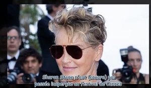 Sharon Stone fatiguée - La star monte les marches les yeux dissimulés derrière des lunettes aviator