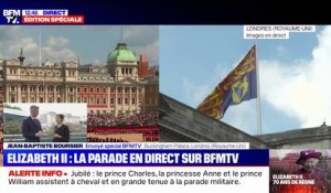 Le drapeau de la reine hissé sur Buckingham annonce la présence d'Elizabeth II dans le palais