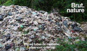 Il transforme les déchets non recyclables en pierre