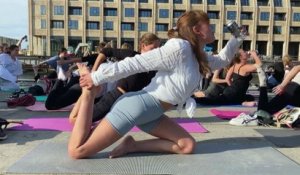 [No Comment] Les Danois enivrés par le "yoga bière"