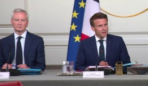 "Vous aurez d’abord à tenir", lance Emmanuel Macron au nouveau gouvernement