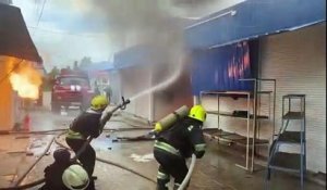 Guerre en Ukraine : le combat des pompiers dans la ville bombardée de Sloviansk