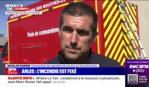Incendie à Arles: "Le feu est fixé mais n'est pas encore maîtrisé", selon les pompiers