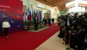 "Pourquoi avez-vous commencé la guerre?" : Sergueï Lavrov boude le G20 et ignore les questions