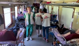 Des blessés et malades évacués par train de la région de Donetsk