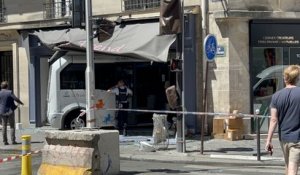 Paris : un bus s’encastre dans la vitrine d’un magasin, sept blessés dont deux graves