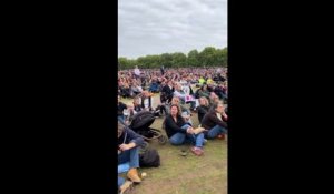 À Hyde Park, les Britanniques se rassemblent pour rendre un dernier hommage à la reine Elizabeth II