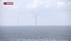 Emmanuel Macron inaugure le premier parc éolien en mer