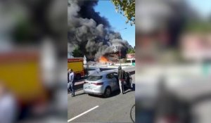 Un incendie impressionnant à Rungis