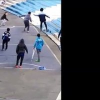 Ce jeune n'a qu'une jambe mais il joue au foot comme un dieu