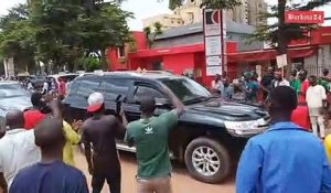 Manifestation à l'aéroport de Ouagadougou contre l'arrivée de la délégation de la CEDEAO