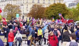La gauche déferle à Paris, Mélenchon entrevoit un "nouveau Front populaire"