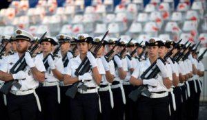 Pour le général de Villiers, "il faut moderniser l'armée française"