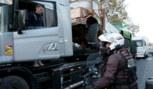 Barrage de police forcé, blocages…. La manifestation pour l’accueil des cirques en ville dégénère à Paris