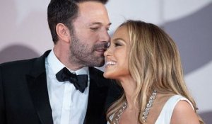 Jennifer Lopez : un message secret est gravé dans sa bague de fiançailles… Une tendre attention de Ben Affleck