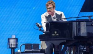 Elton John sera tête d'affiche du festival de Glastonbury pour son dernier concert au Royaume-Uni