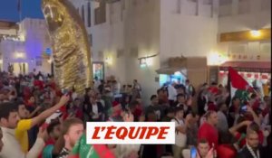Les fans marocains mettent l'ambiance dans le centre ville - Foot - CM 2022 - MAR-FRA
