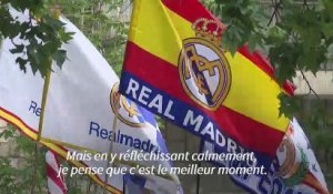 Des supporters du Real Madrid réagissent au départ de Karim Benzema