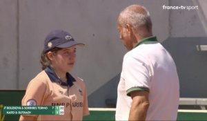 Polémique à Roland-Garros : Deux joueuses disqualifiées après qu’une ramasseuse ait été touchée par une balle en pleine tête