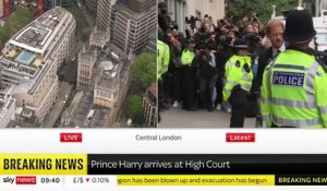 Le prince Harry est arrivé ce matin devant la Haute Cour de Londres pour témoigner contre un tabloïd accusé de piratage de messageries téléphoniques