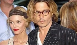 Vanessa Paradis intermédiaire entre Johnny Depp et Maïwenn à Versailles