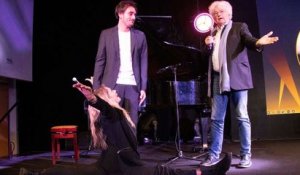 Aurore Delplace et Kevin Levy rendent hommage à Jean-Jacques Annaud pendant le Festival TV de Luchon 2023