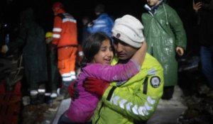 Séismes en Turquie et en Syrie : course contre la montre et le froid pour sauver les rescapés
