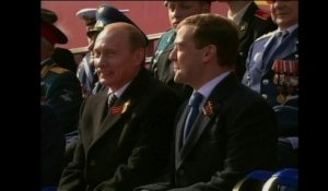 LIGNE ROUGE - En 2008, Poutine organise une démonstration de force contre l'Occident