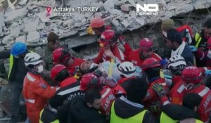 [No Comment] Turquie : à Antakya, un jeune homme de 23 ans miraculeusement sorti des décombres