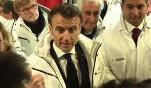 Emmanuel Macron depuis Rungis: "Le vrai débat qu'on doit avoir dans la société, c'est le travail"