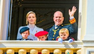 Albert de Monaco 65e anniversaire : un véritable moment de bonheur au balcon auprès de ses jumeaux
