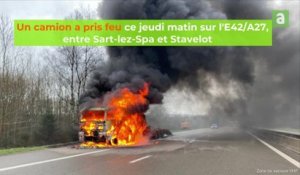 Un camion en feu sur l'E42/A27 en direction de Saint-Vith