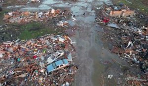 Les images choc de la terrible tornade qui a touché le Mississippi : Au moins 23 personnes ont été tuées selon un bilan provisoire qui pourrait encore s’alourdir