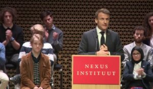 Pays-Bas: Emmanuel Macron interrompu au début de son discours à La Haye par des manifestants