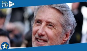 Antoine de Caunes : son baiser fougueux avec un journaliste va vous étonner !