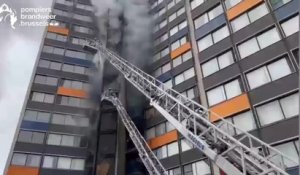 Violent incendie dans un immeuble de Ganshoren avenue Van Overbeke