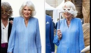 La reine Camilla porte une nouvelle tenue dans la teinte bleue signature avec des boucles d'oreilles