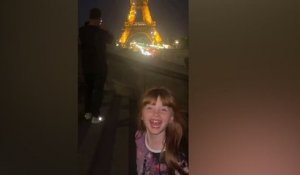 Pour son anniversaire, un papa fait croire à sa fille qu'elle a allumé la Tour Eiffel, la vidéo fait le buzz
