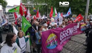 No Comment : en Allemagne, des grands-mères manifestent contre l'extrême droite